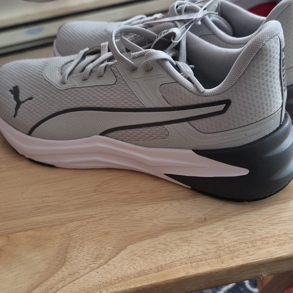 Men's Puma Light Gray Mesh Athletic Sneakers with Black Logo - Picture 7 of 10